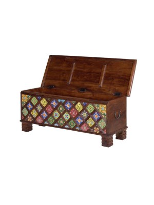 Eye Catching Tile Fitted Trunk