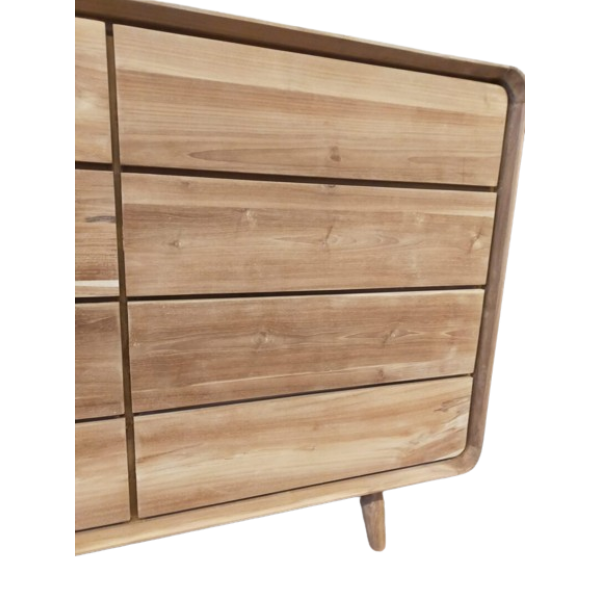 Eye catching Chest of Drawer with 8 drawers 